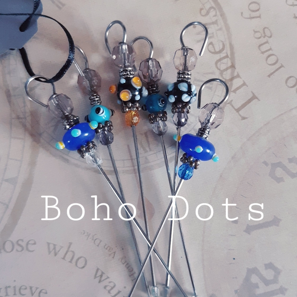 Appetizer pics🍢🍸🍡hand beaded. Boho Dots.